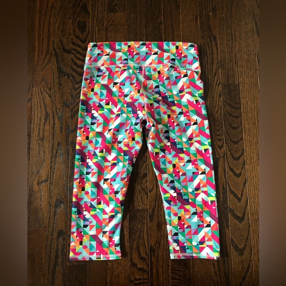 Fabletics Women's S Salar Printed PowerHold Crop in Pixel Print Multi - NWOT!! - Picture 11 of 12